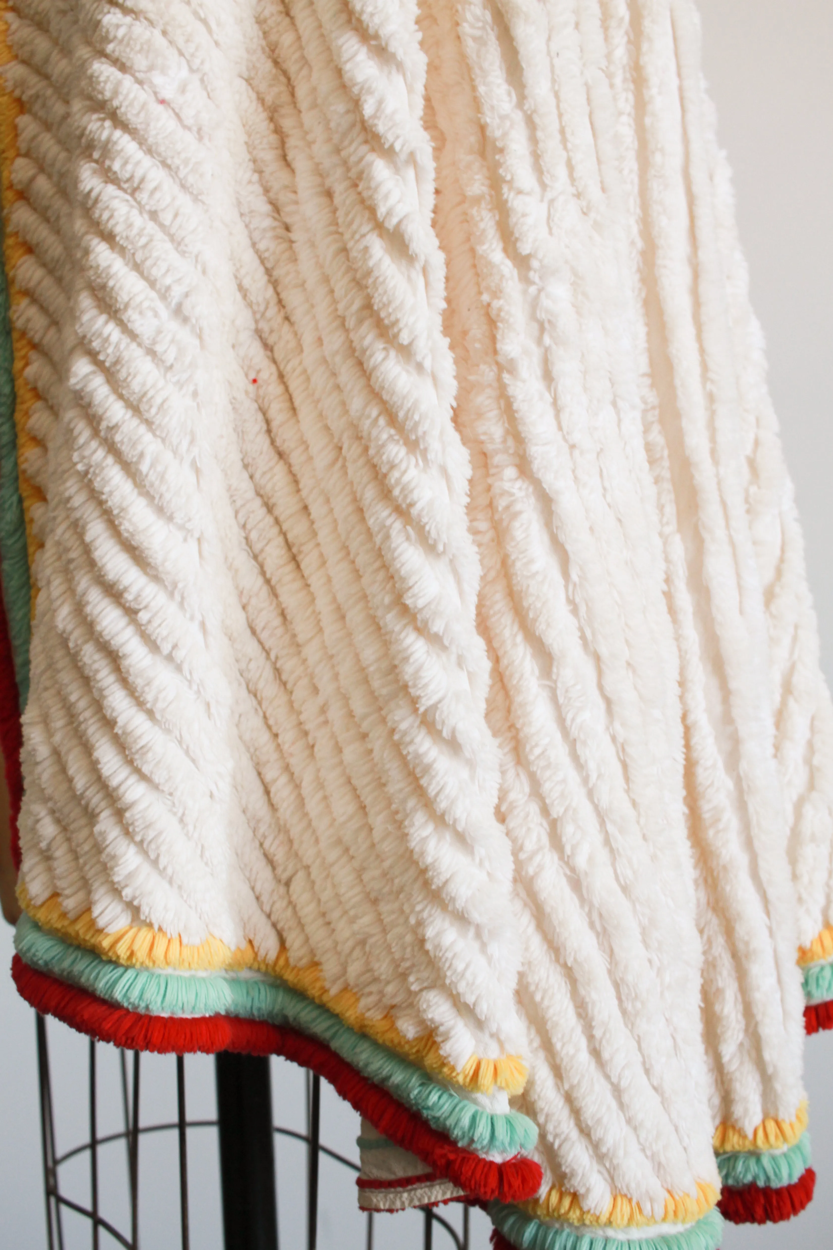 1940s White Multicolor Chenille Cape
