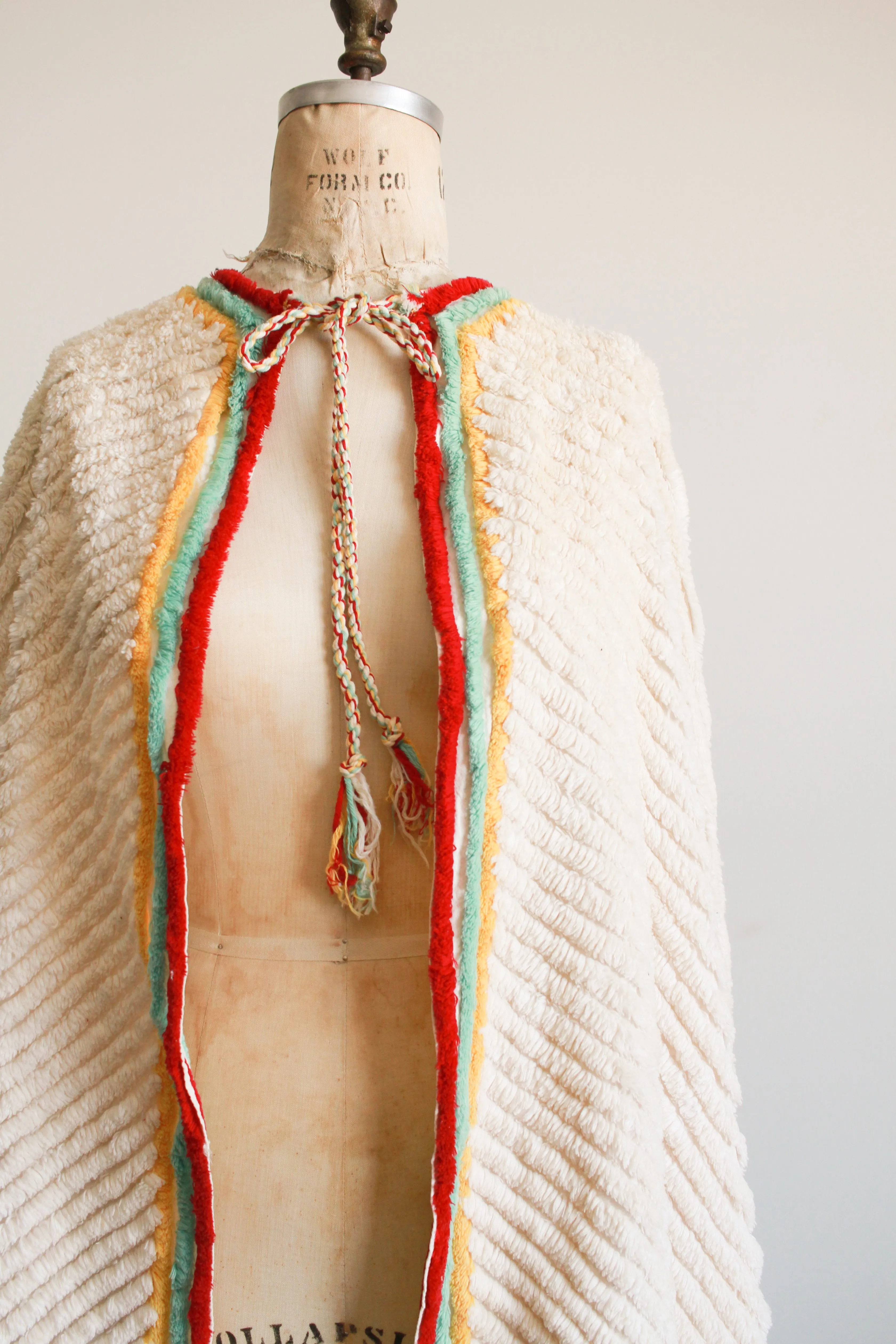 1940s White Multicolor Chenille Cape