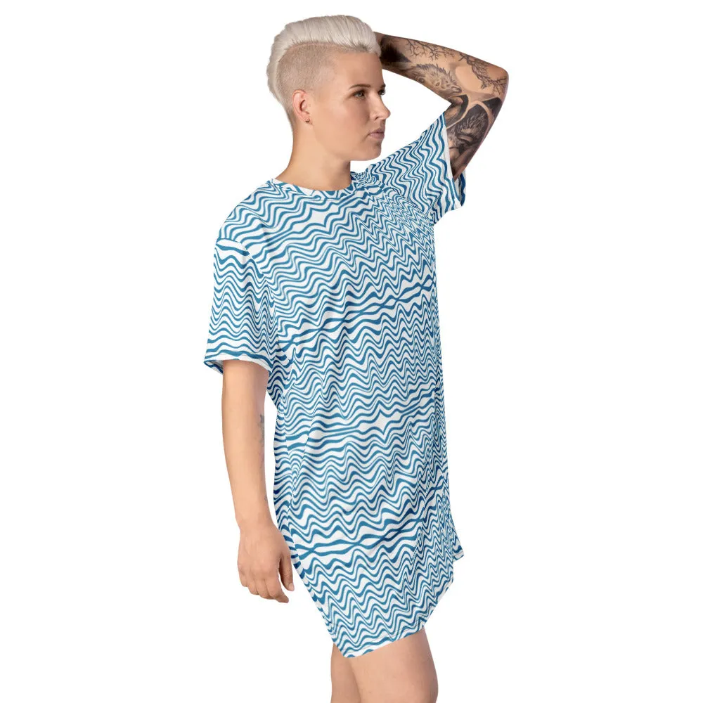 Blue Wavy Women's T-shirt Dress, Abstract Waves Modern Abstract Oversized Women's Dress-Made in USA/EU