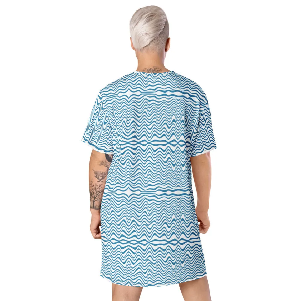 Blue Wavy Women's T-shirt Dress, Abstract Waves Modern Abstract Oversized Women's Dress-Made in USA/EU