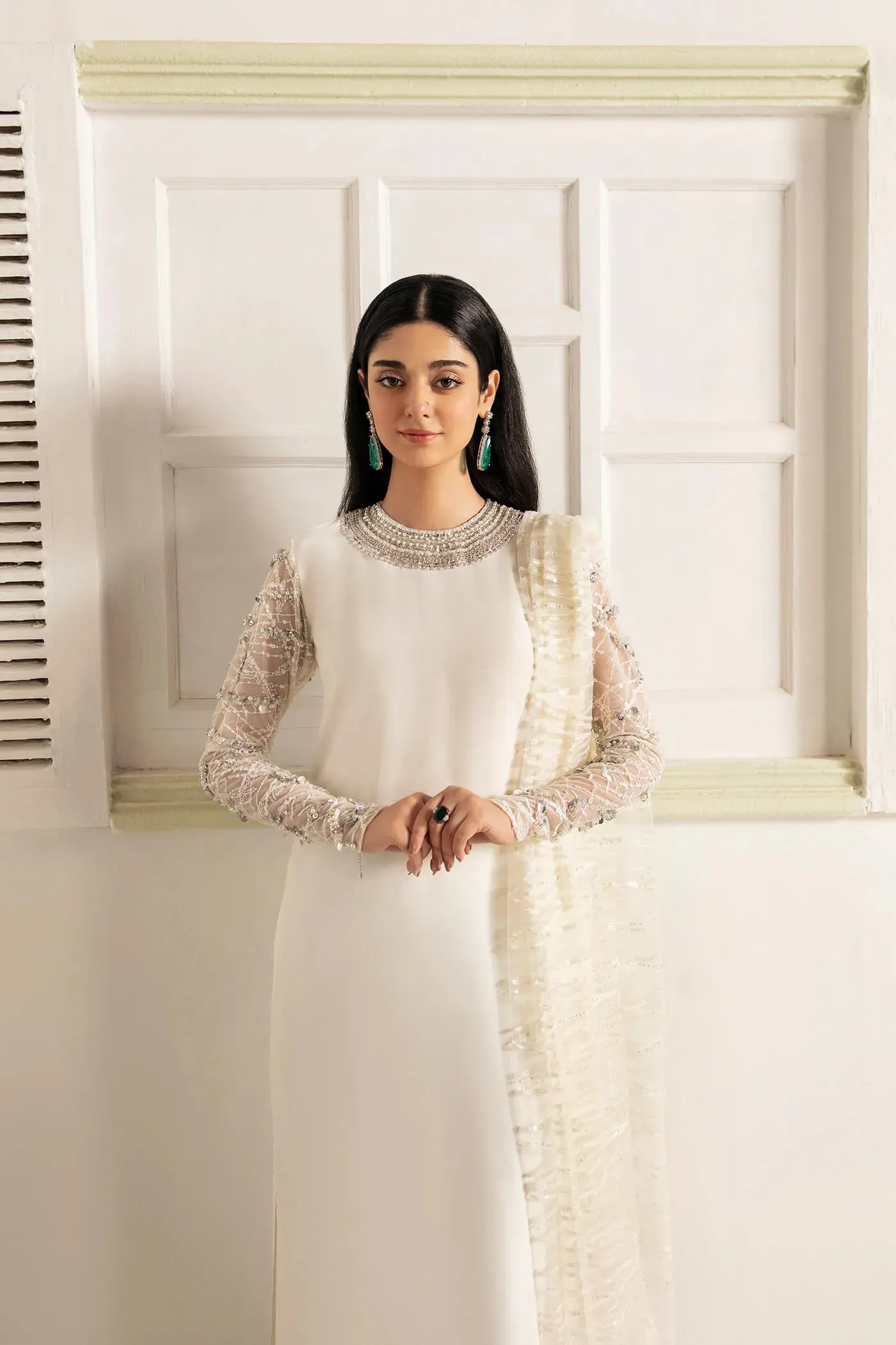 Musferah Saad | VIVA LA VIDA | WHITE DAHLIA