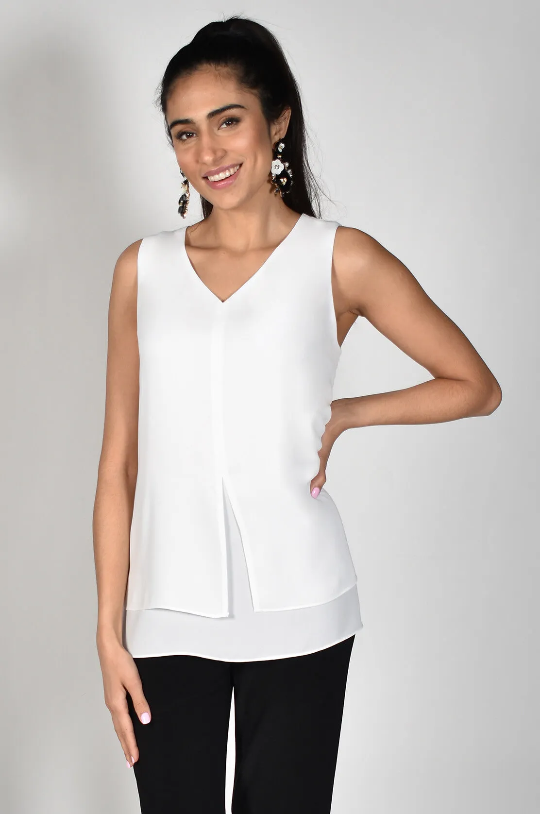 SLEEVLESS BLOUSE